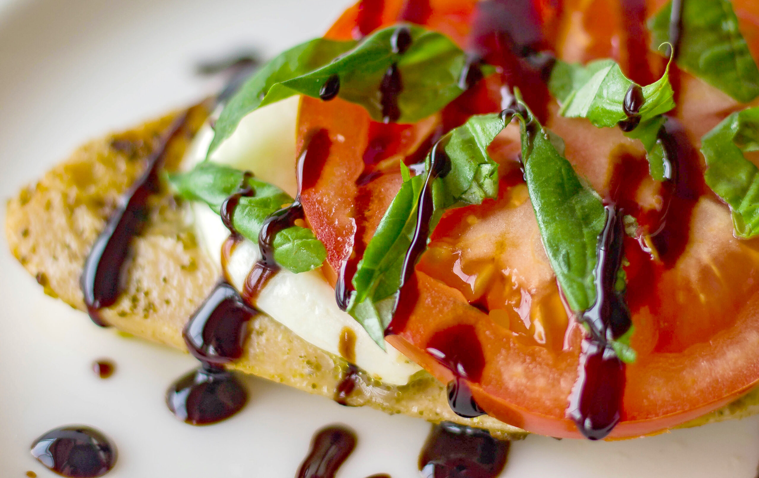 Garlic Caprese Chicken - Wholesum